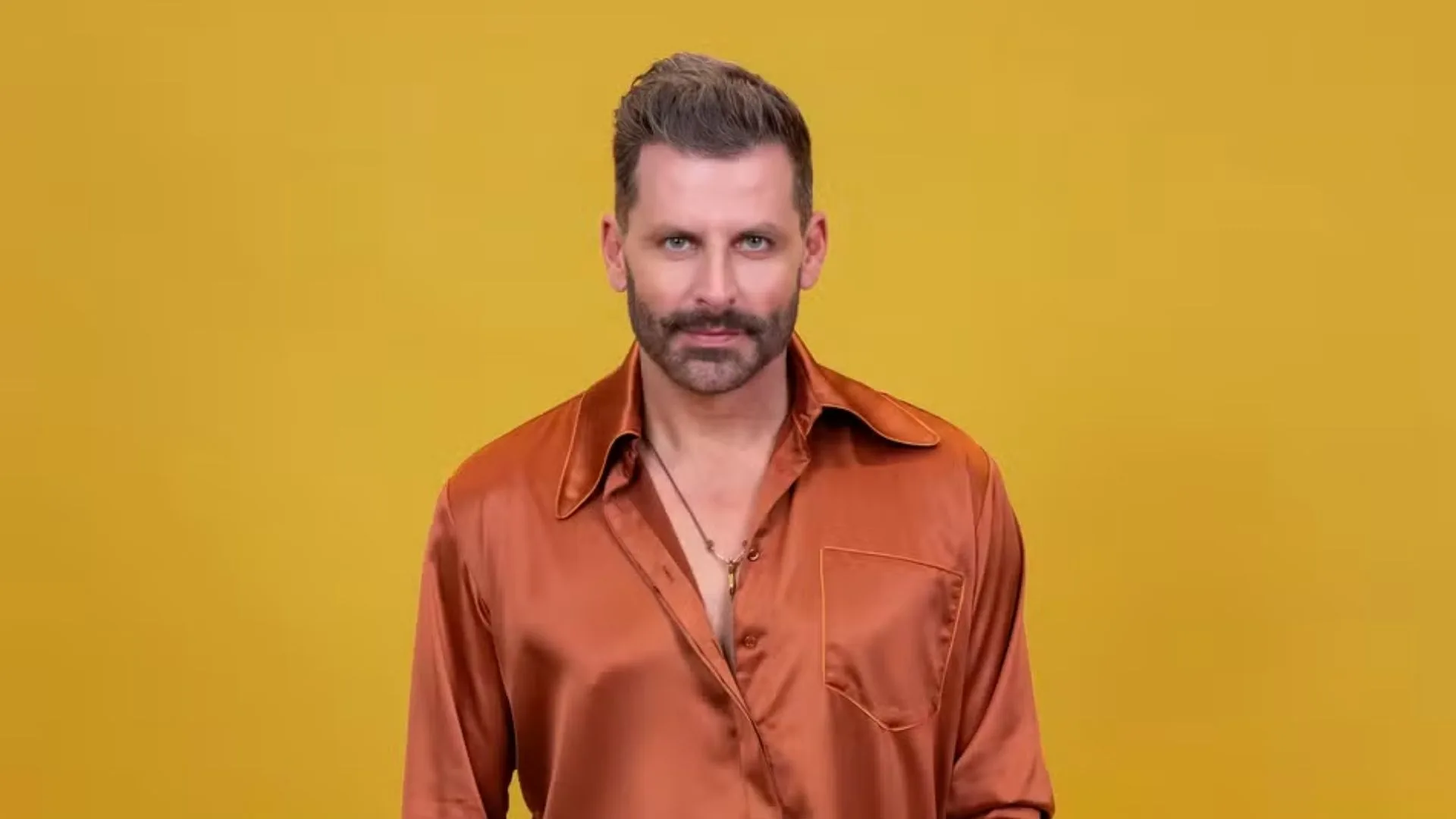 BBB 26: Henri Castelli vai para hospital após sofrer convulsão