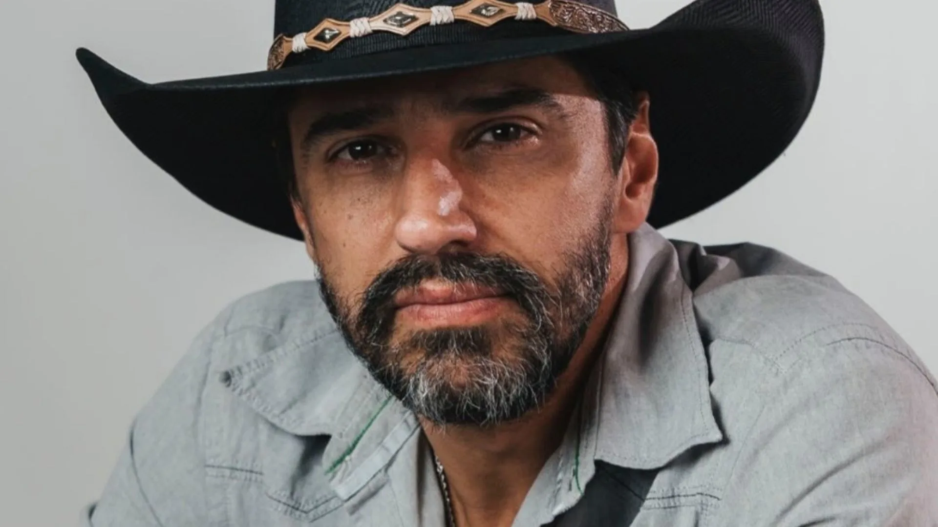 Veja reação de cowboy ao descobrir desclassificação de Henri Castelli após convulsão
