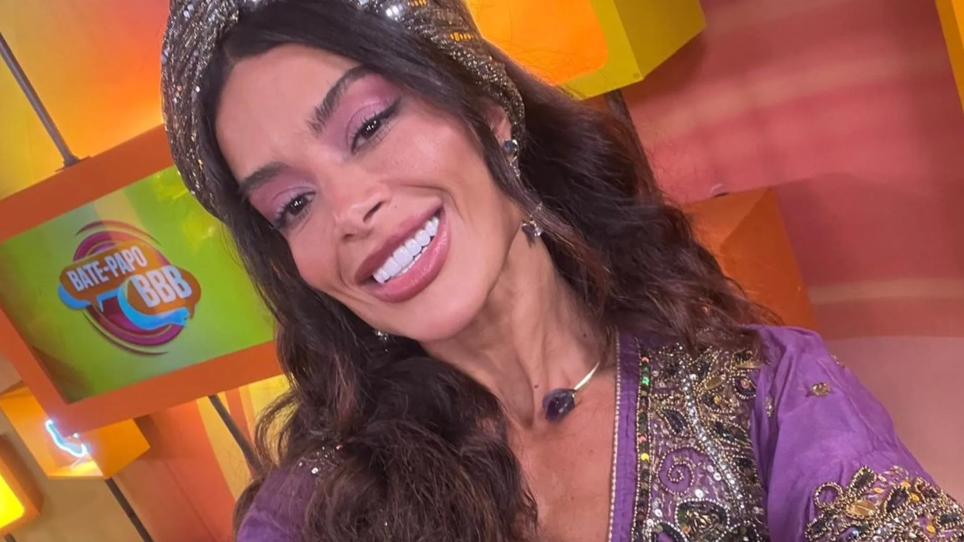 Aline Campos detona Ana Paula ao analisar roupa: “Apagada e sem personalidade”