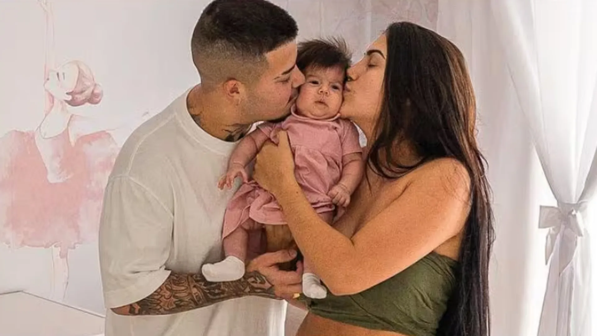 Jottapê surge com a família a caminho da igreja e compartilha mensagem de fé