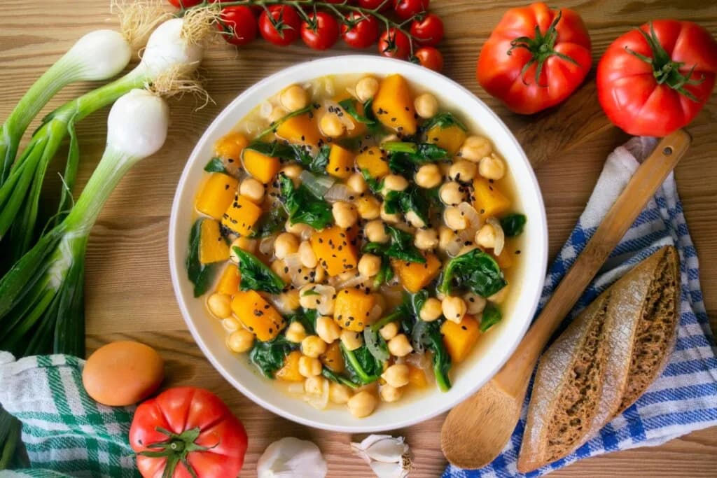 Almoço proteico: 5 receitas leves com proteínas magras