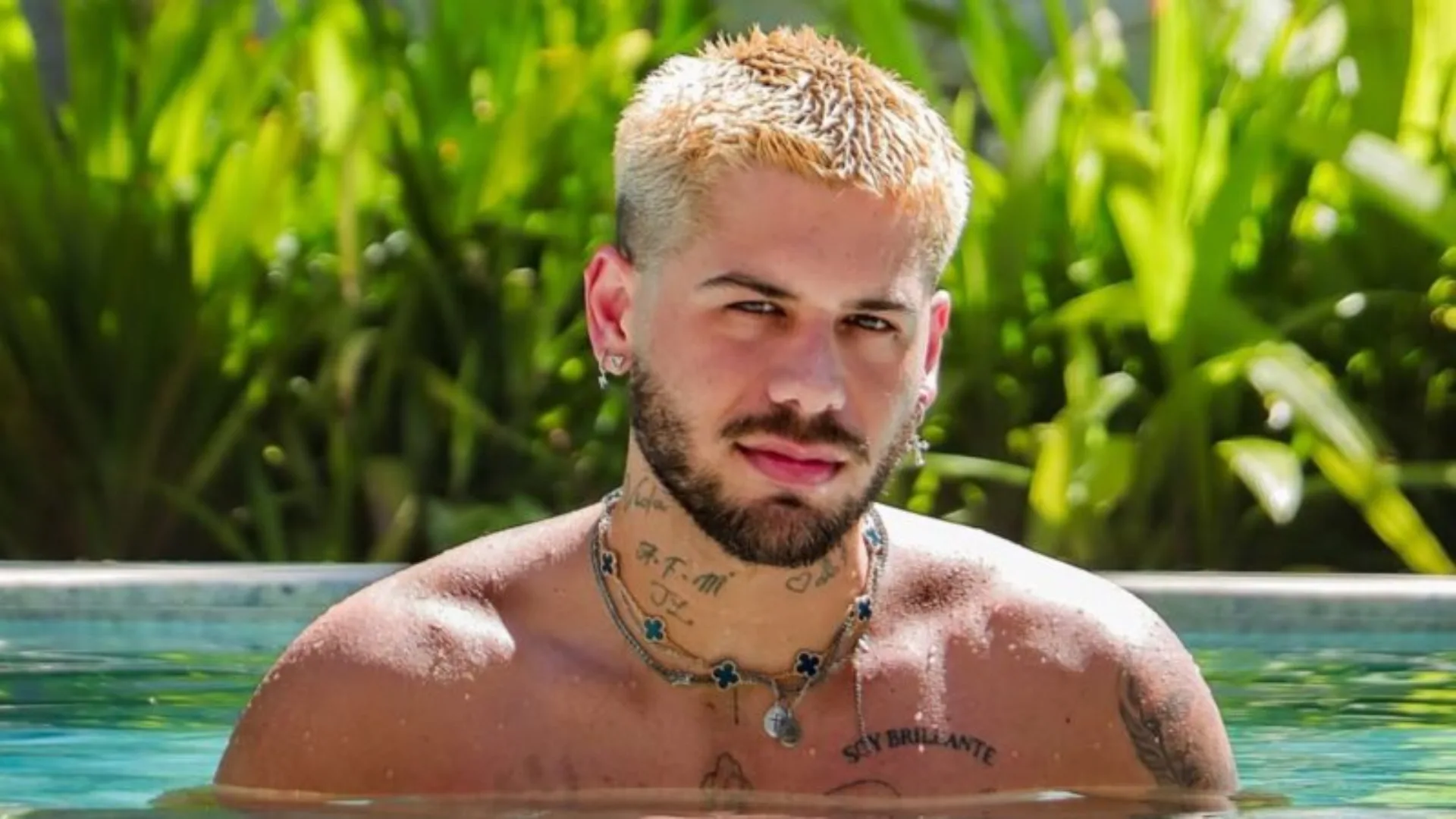 Zé Felipe cai na risada ao contar que desistiu de sessão de ozonioterapia