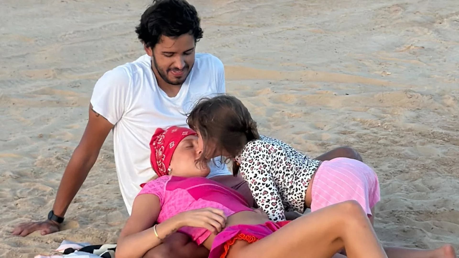 Malu Borges se emociona ao revelar sexo do segundo bebê