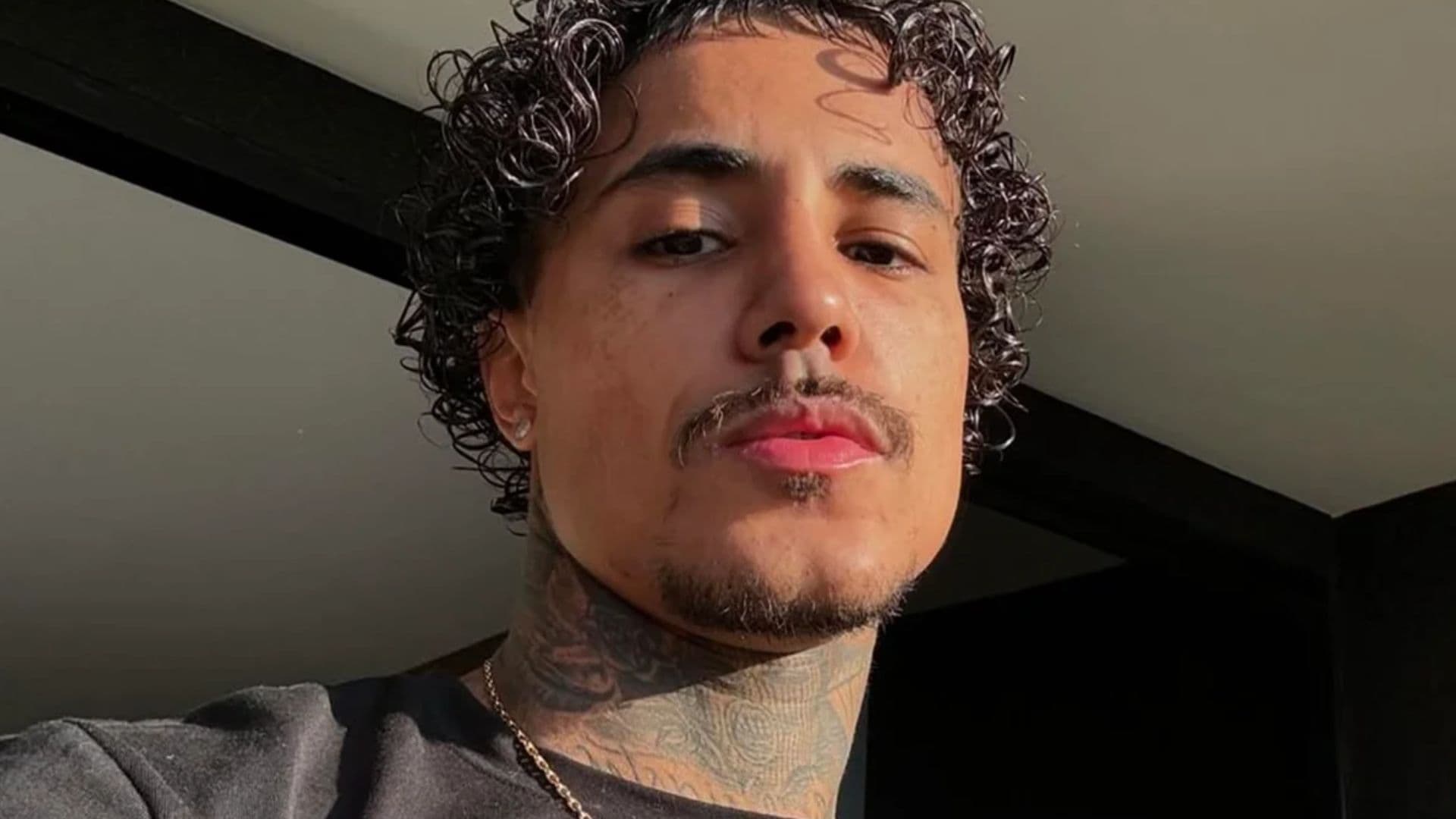 Após anunciar pausa na carreira, MC Livinho desabafa em vídeo