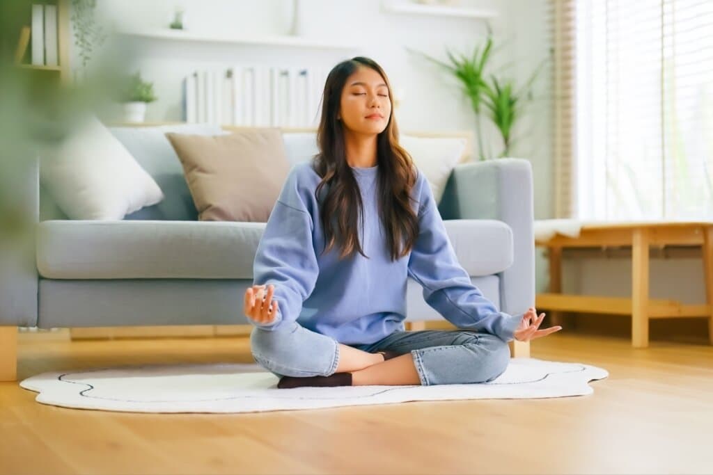 Comece a meditar: 4 dicas para colocar a prática na rotina