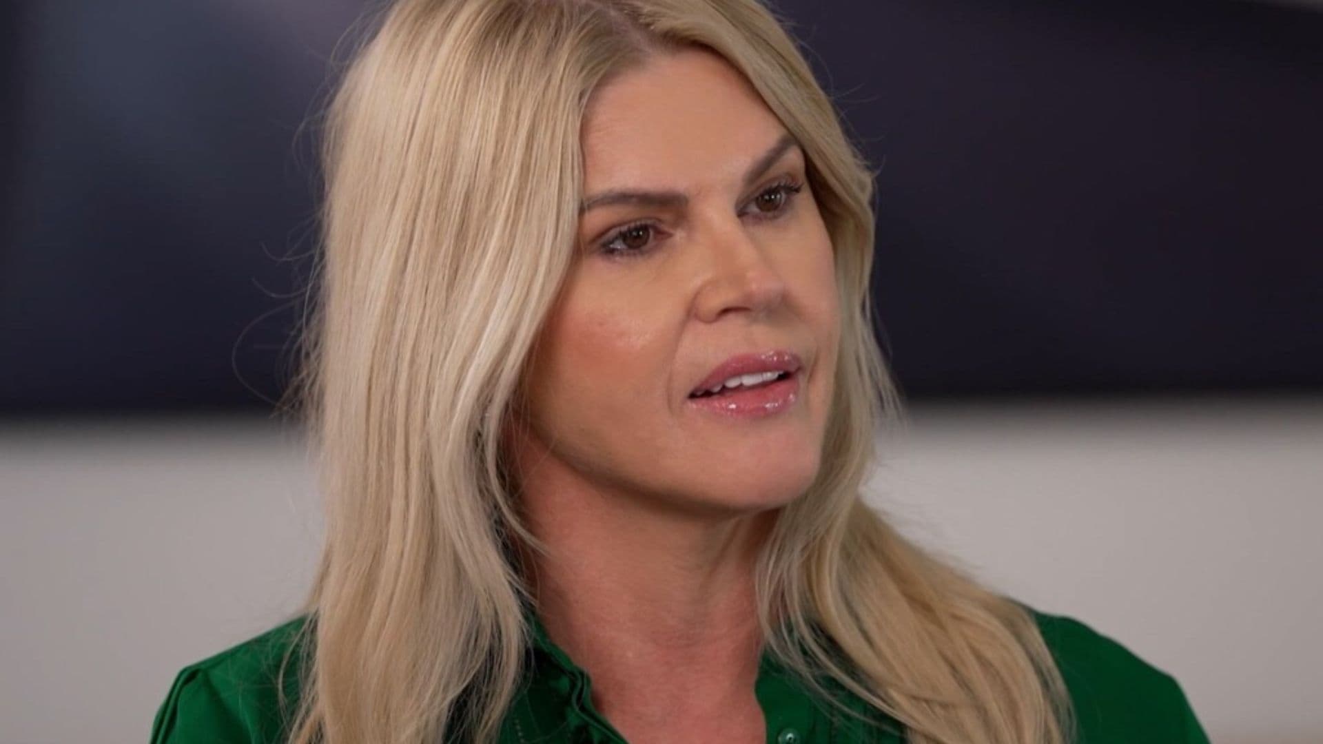 Val Marchiori é internada após sessão de radioterapia e se pronuncia