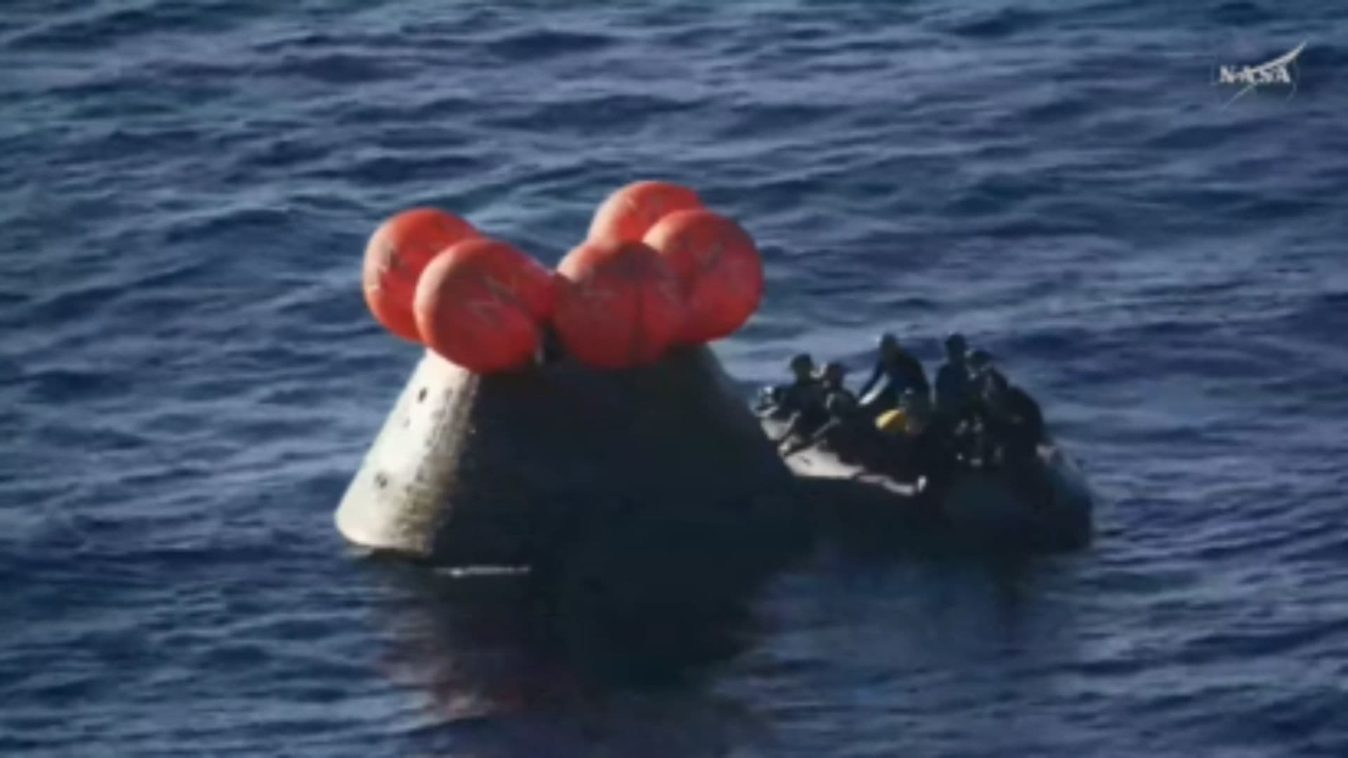 NASA divulga imagens do resgate da tripulação da missão Artemis II