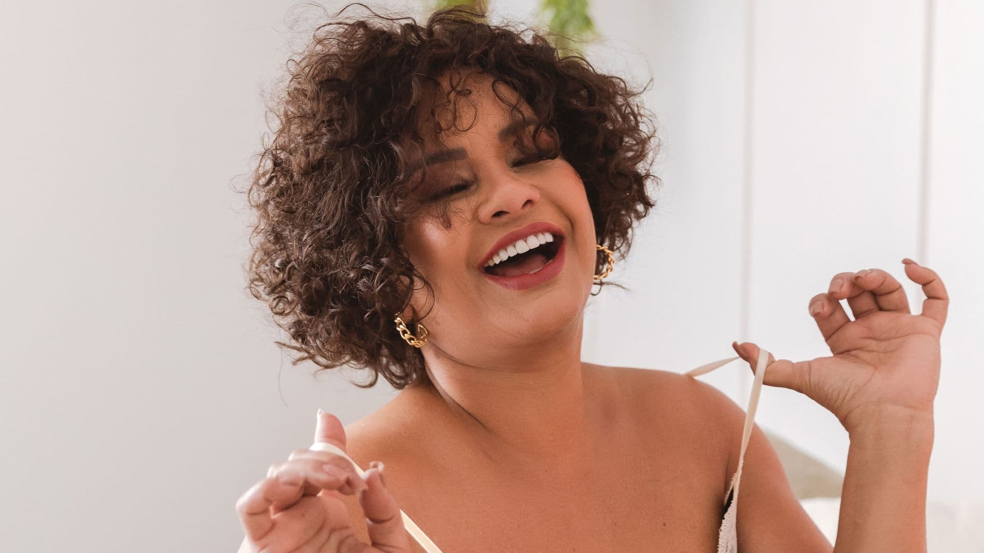 Solange Couto se pronuncia sobre boatos de conteúdos adultos em plataforma por assinatura
