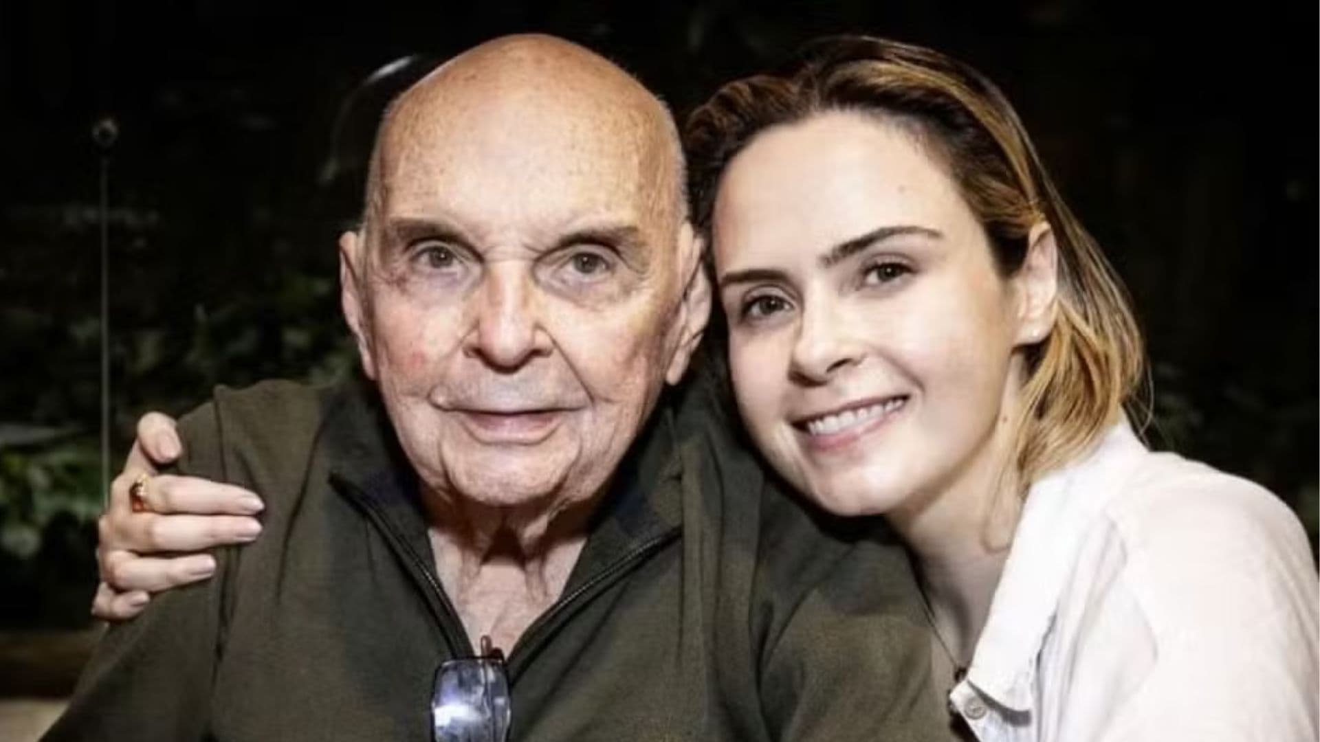 Ana Paula Renault se emociona ao relembrar momento com o pai