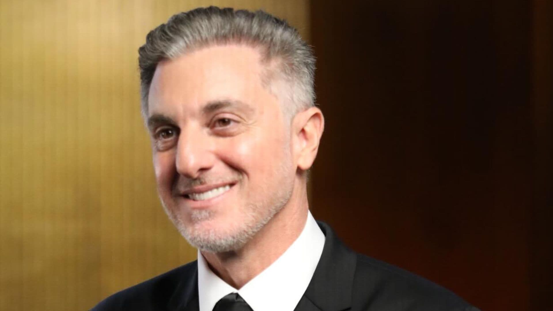 Luciano Huck rebate críticas após comentário sobre o Bolsa Família: “Fora de contexto”