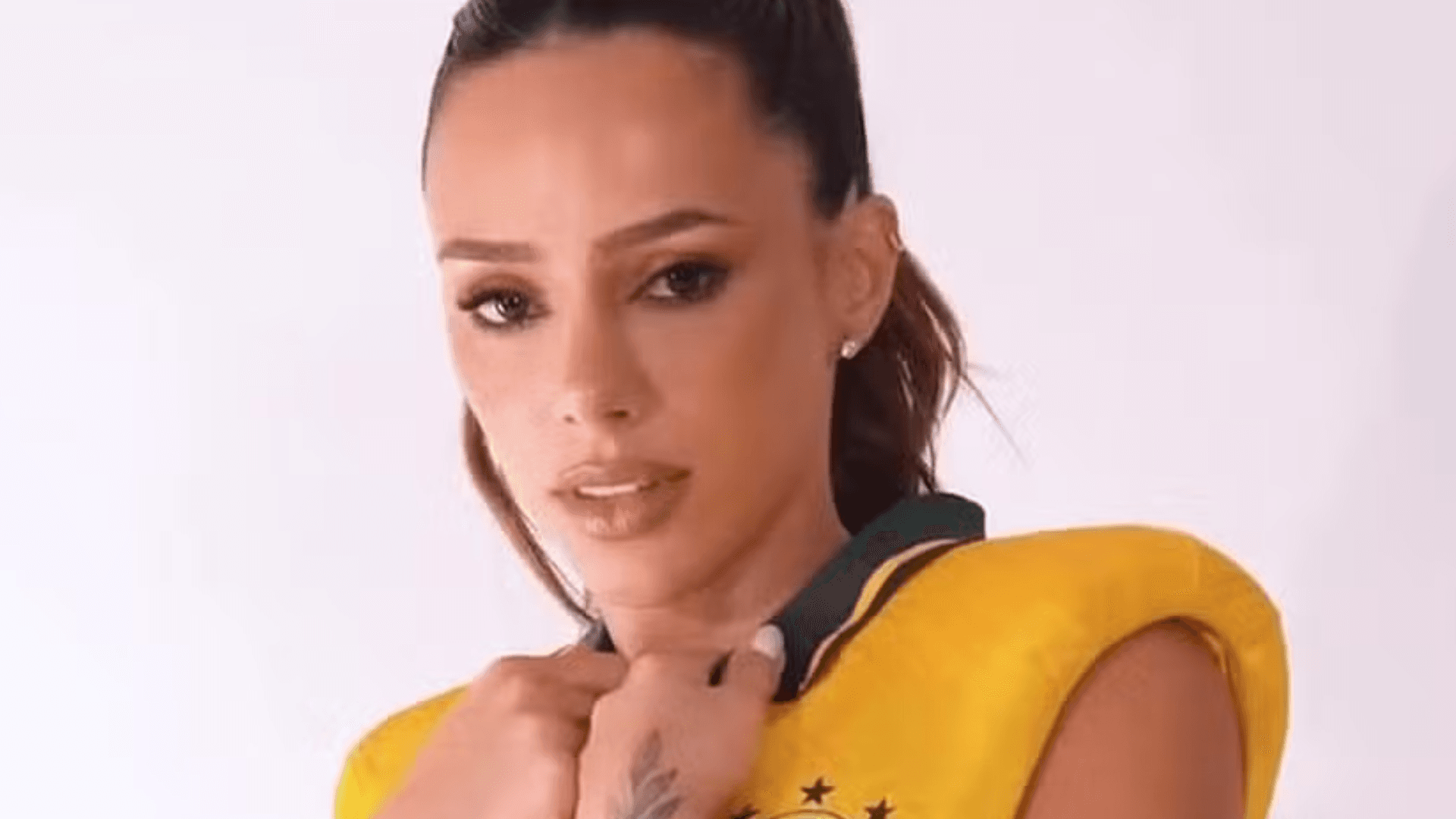 Bruna Biancardi aposta em look ousado para estreia da Seleção