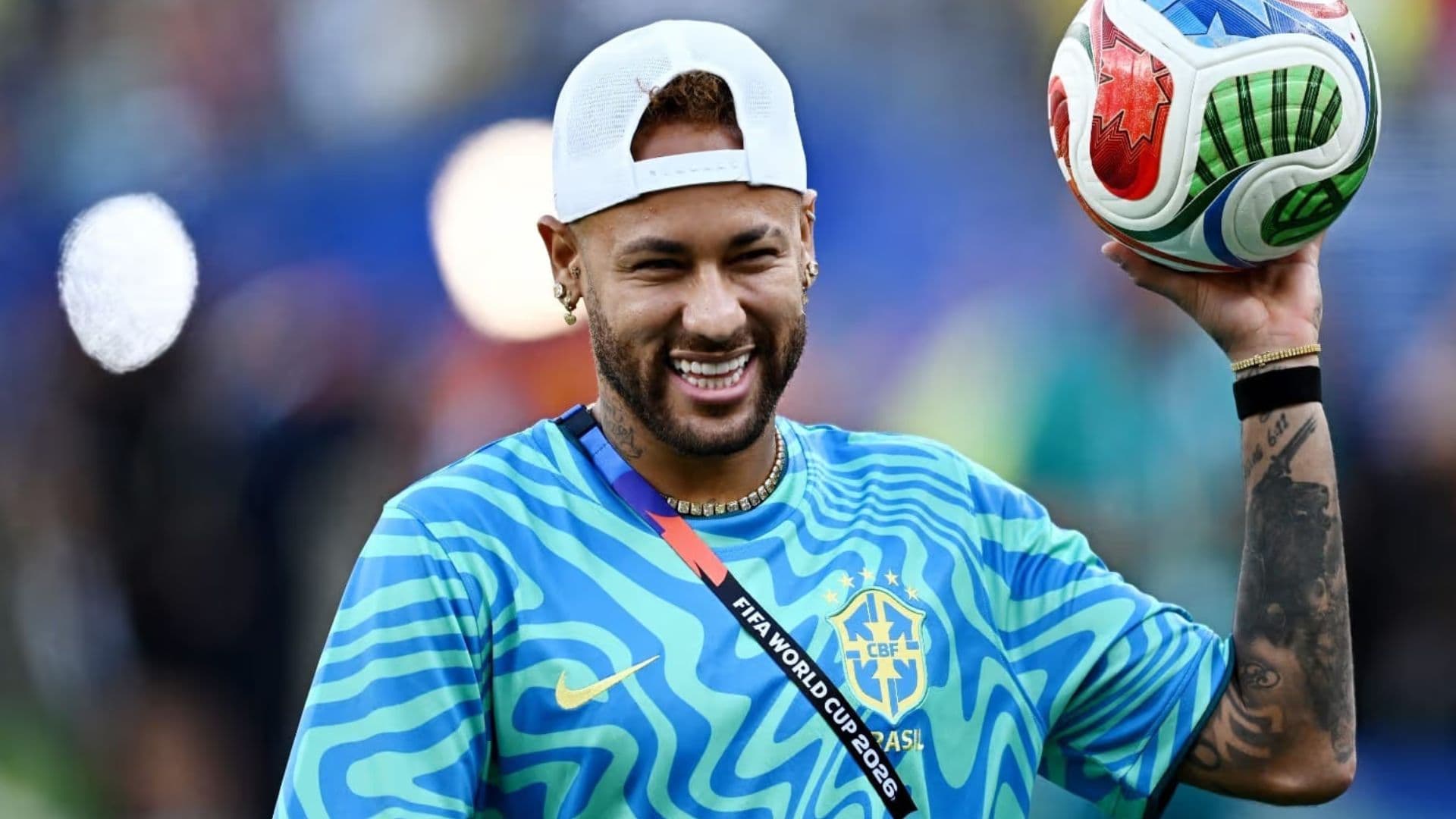 Neymar treina em campo pela primeira vez com a Seleção nos Estados Unidos