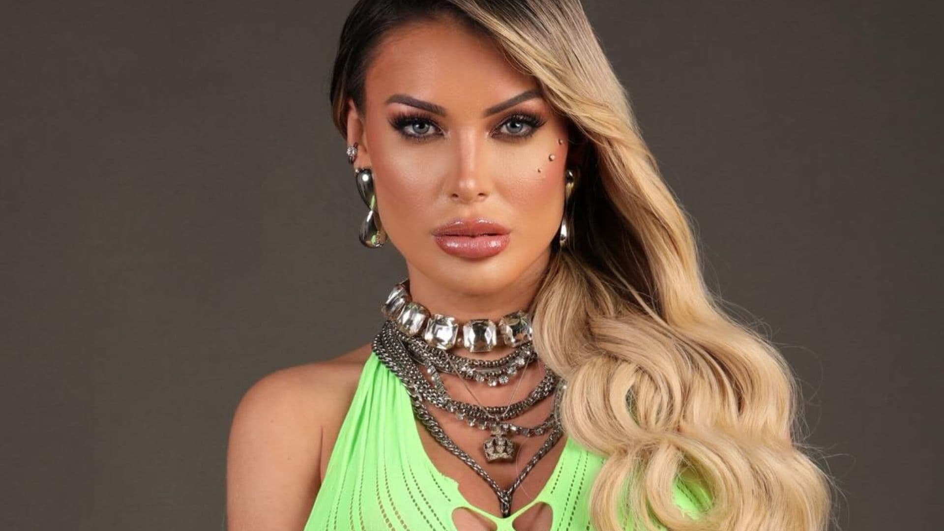 Andressa Urach sai em defesa de Virgínia após xingamentos no Maracanã