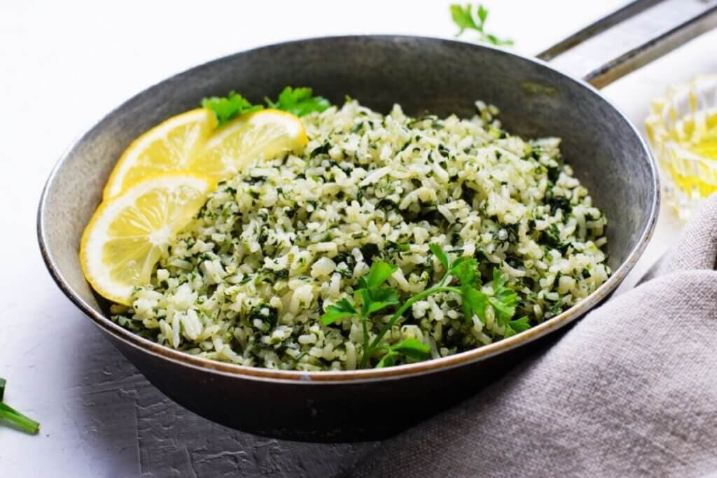 5 receitas com ora-pro-nóbis para um almoço saudável, nutritivo e cheio de sabor