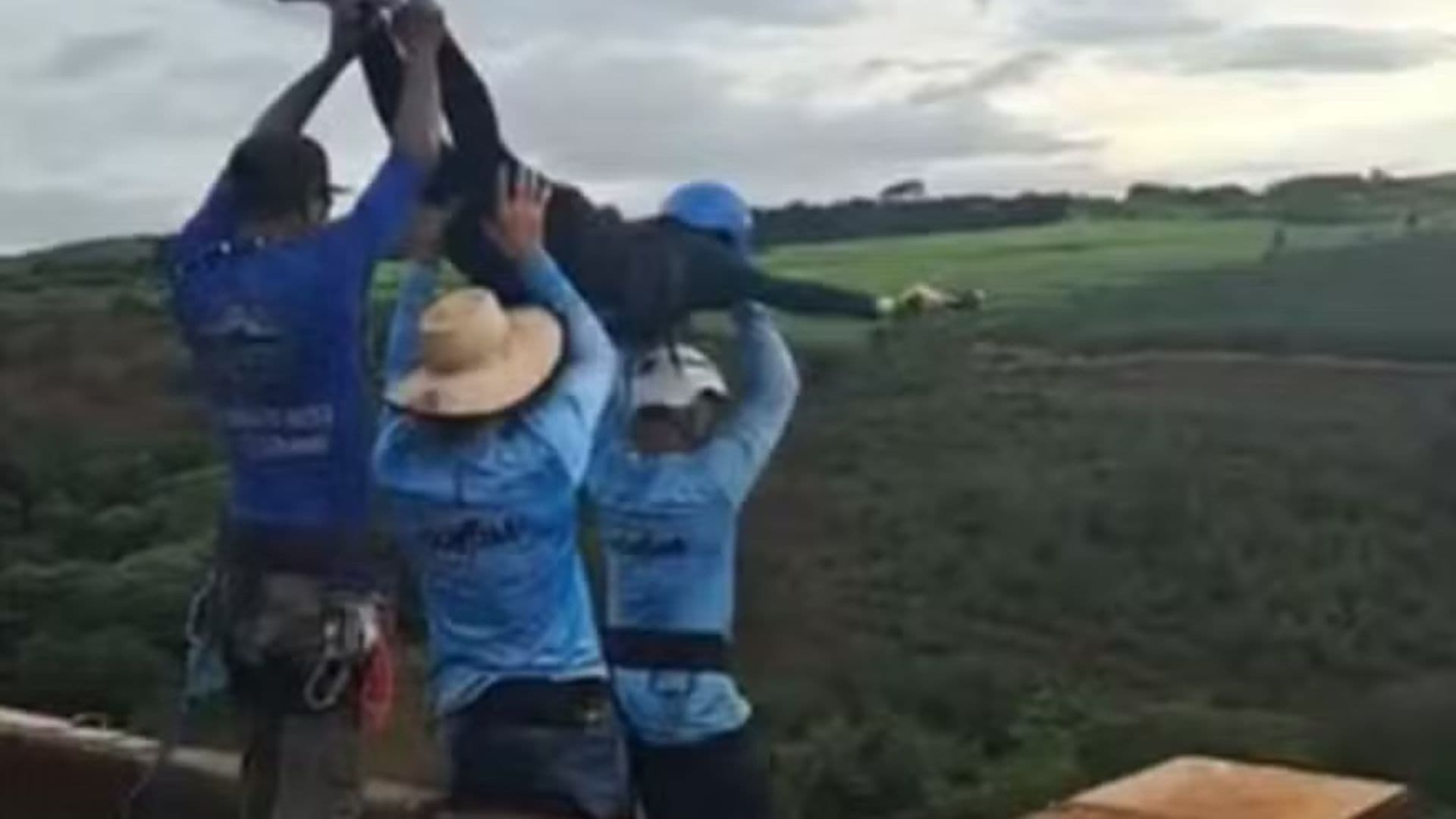 Funcionário de empresa de rope jump diz não saber onde está câmera de jovem morta em salto