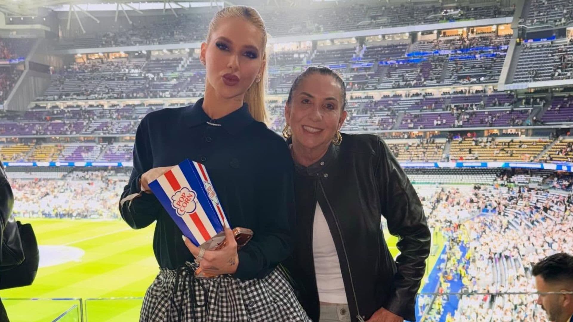 Mãe de Virginia se revolta após a influenciadora ser xingada por torcida no Maracanã