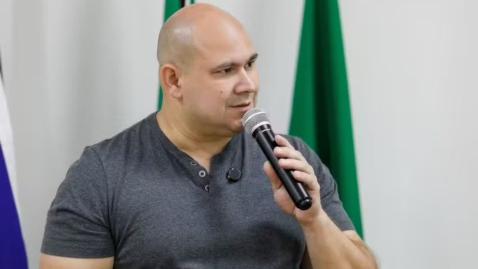 Prefeito de Cuiabá impede campeonato de ‘farmar aura’ e é criticado após declaração: “Sou hétero”