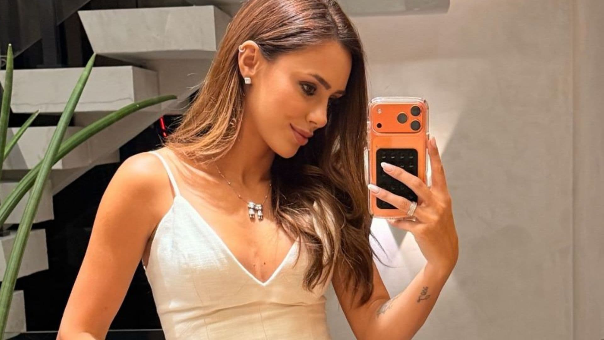 Bruna Biancardi comenta look “igual” ao da irmã em leilão de Neymar