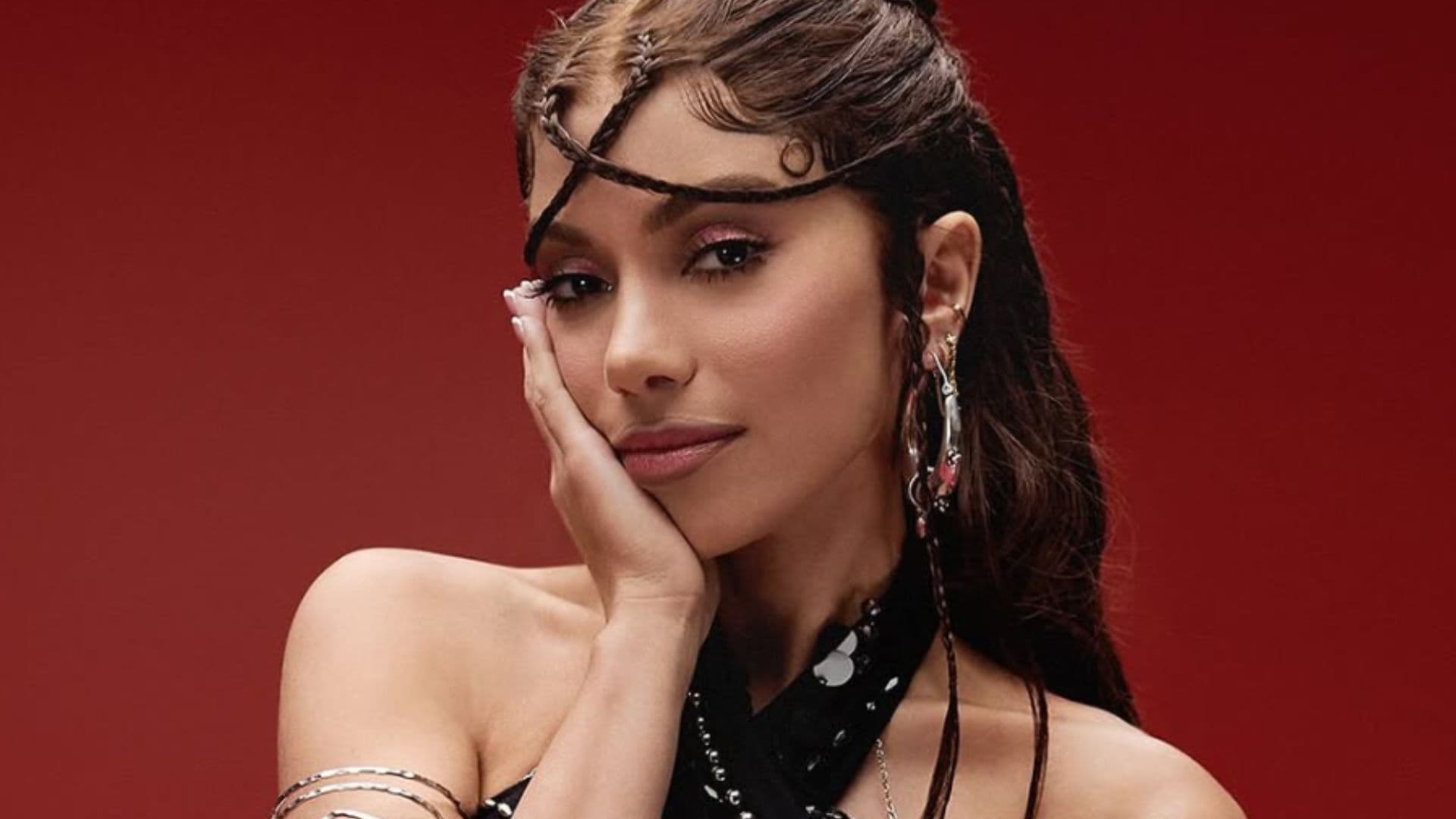 Anitta rebate críticas à sua religião e afirma: “Não julgo os católicos ou evangélicos”