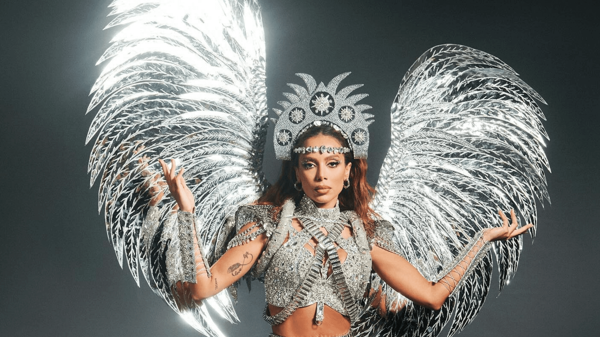 Anitta será a nova rainha de bateria da Grande Rio, diz jornal