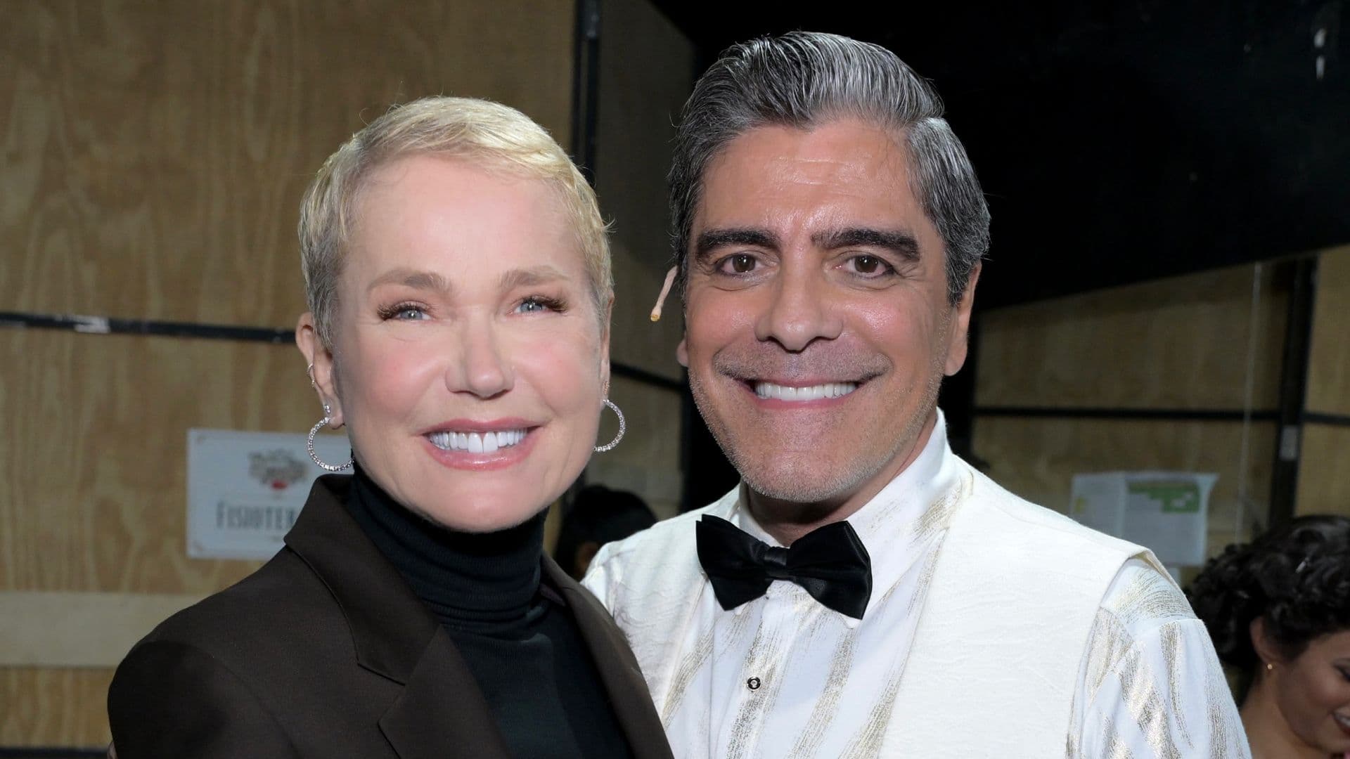 Junno Andrade admira Xuxa dançando e cantora reage: “Dono da virilha, da boca, do coração”