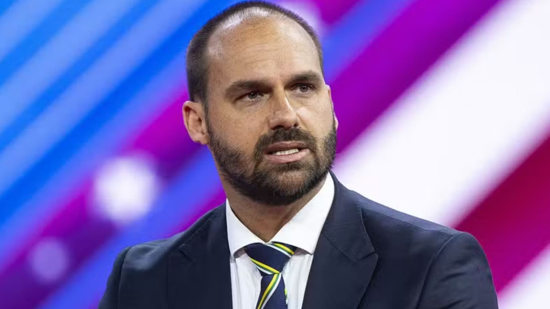 Eduardo Bolsonaro é demitido da PF por abandono de cargo
