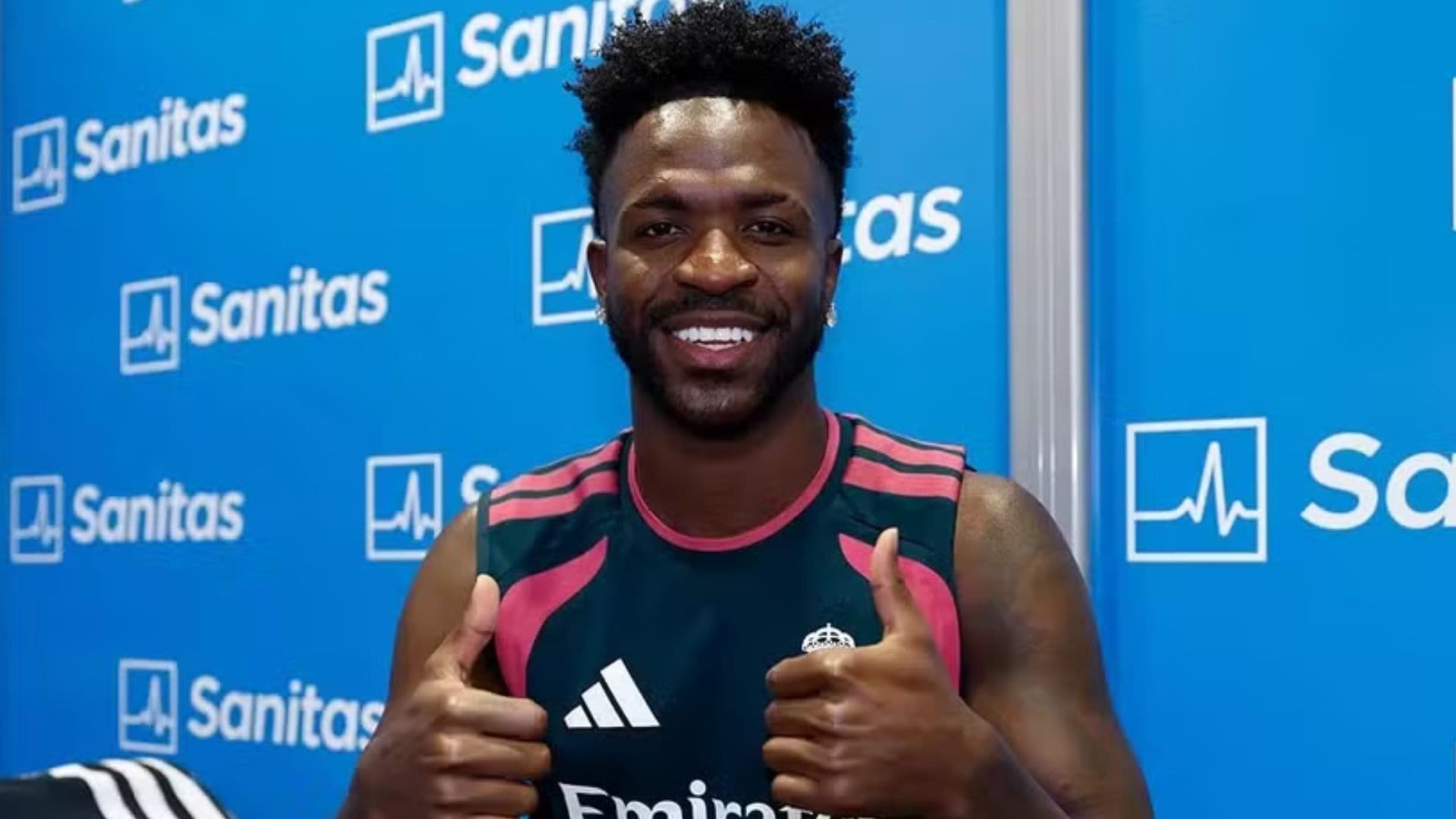 Irreconhecível? Vinicius Júnior mostra visual renovado e fãs afirmam: “Parece outra pessoa”
