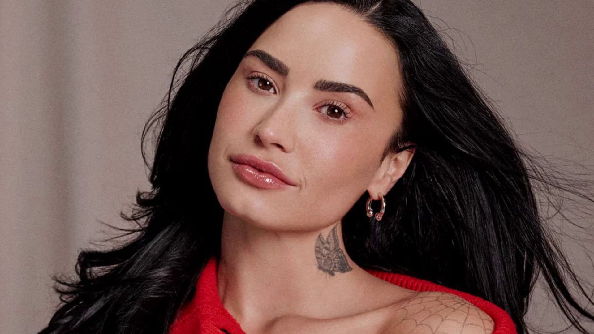 Rock In Rio: Demi Lovato atrai multidão de fãs ao desembarcar no Rio de Janeiro