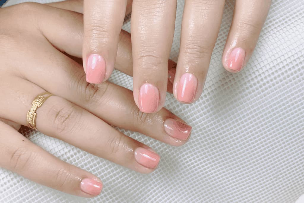 Syrup Nails: unhas com efeito translúcido são a aposta da primavera