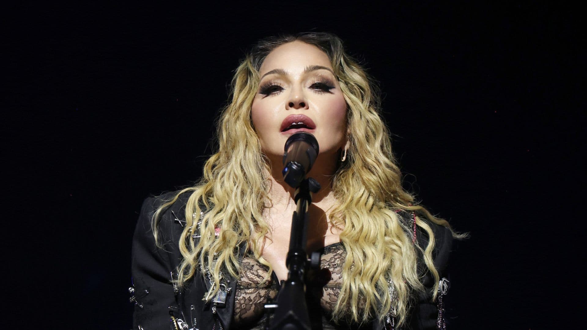 VMA 2026: Madonna marca presença na premiação e se torna a maior vencedora da noite