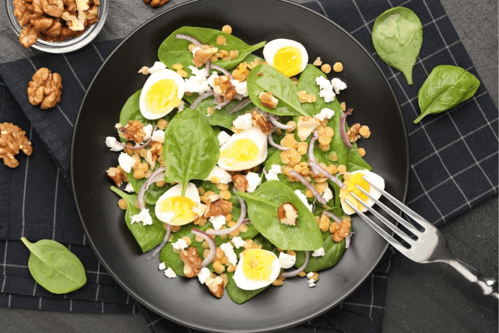 Cardápio saudável: 5 saladas leves e ricas em proteínas para o almoço da semana
