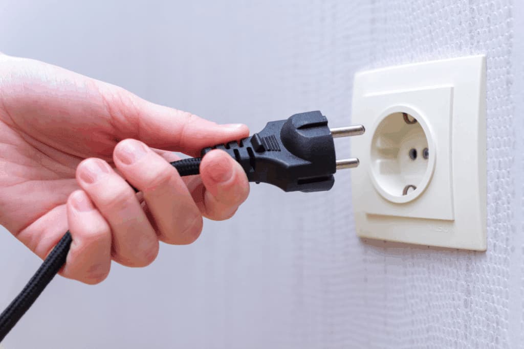 Quedas rápidas de energia podem queimar aparelhos? Saiba como evitar prejuízos